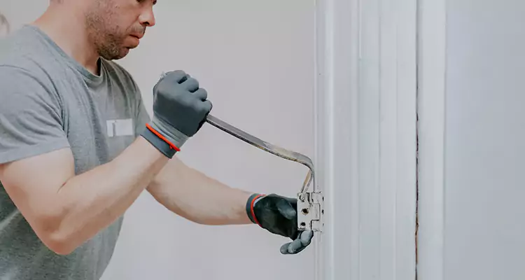 Cracked Door Jamb Repair in Bayshore Gardens, FL