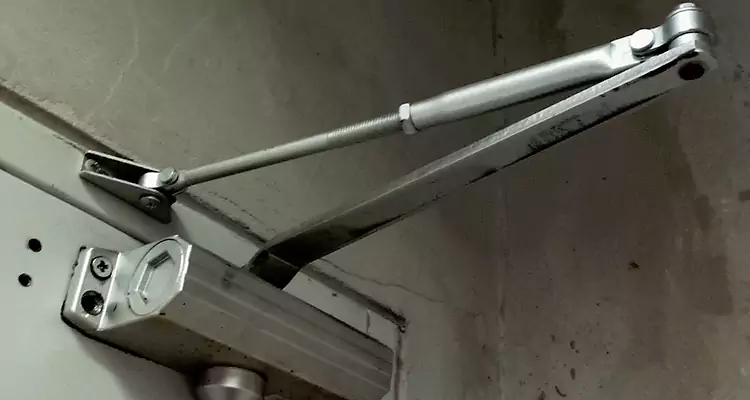 Door Closer Parallel Arm Installation in Bayshore Gardens, FL